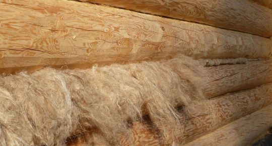 Конопатка (пробивка) дома, бани, сруба из бревна, бруса, лафета. Выбор материала. Работаем в любом регионе.